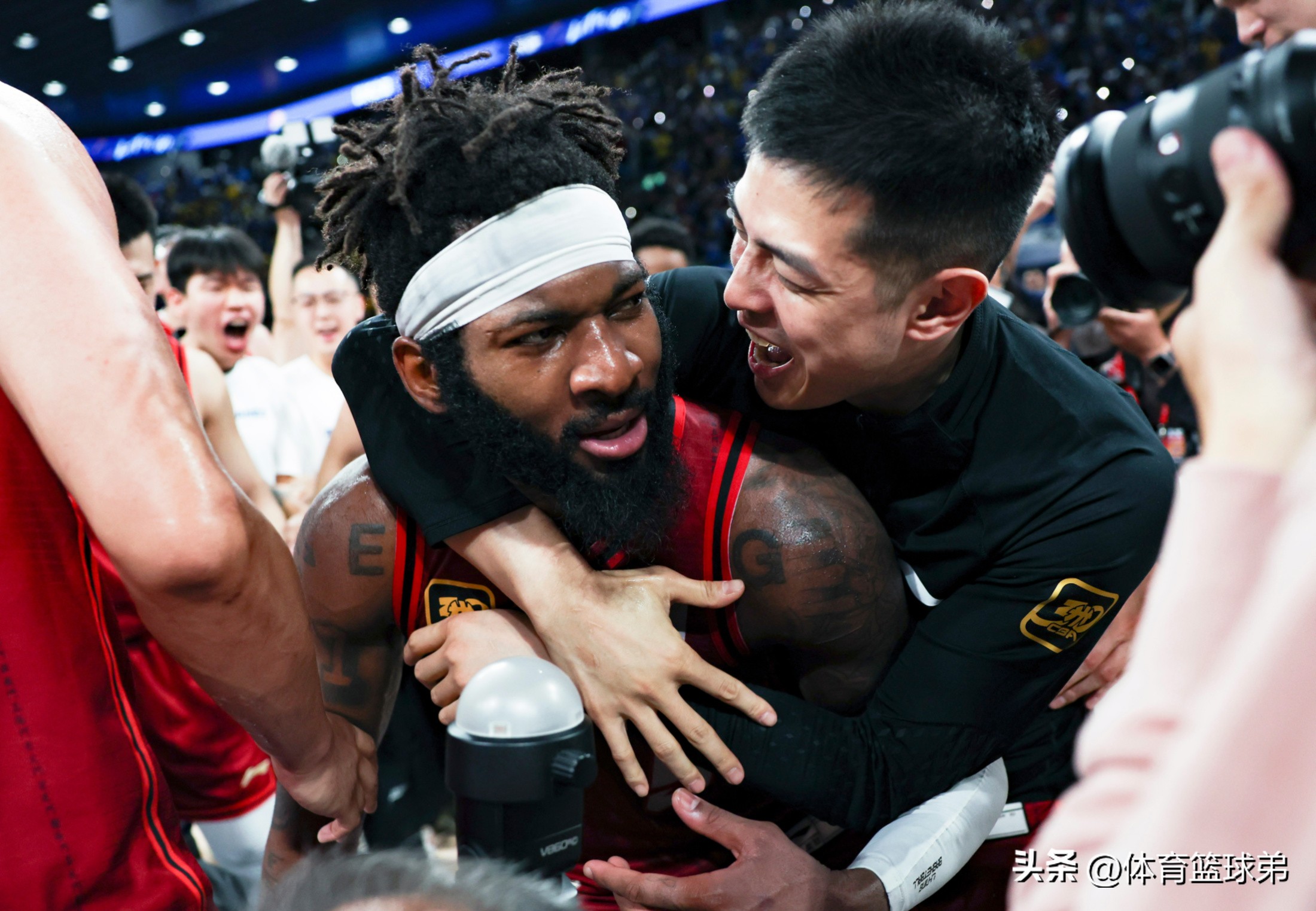 广东队绝杀热火，浓眉哥惊艳四座